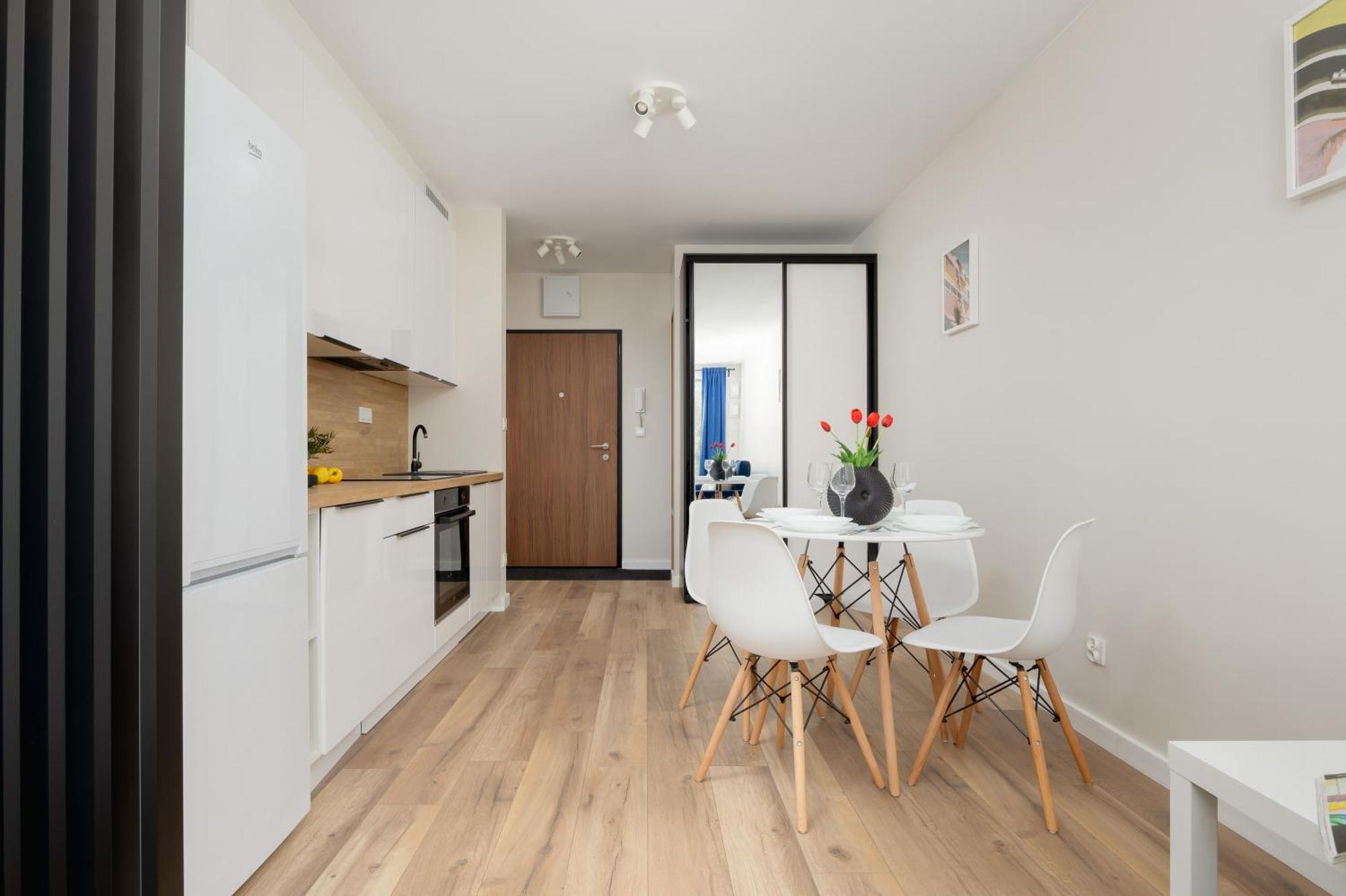 Cozy Zupnicza With Parking By Renters * Warszawa
